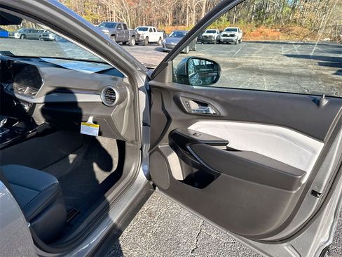 New 2026 Chevrolet Trax LT image 31