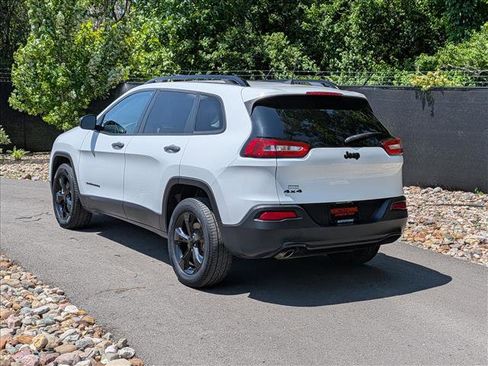 Used 2017 Jeep Cherokee Sport AWD/4WD image 3
