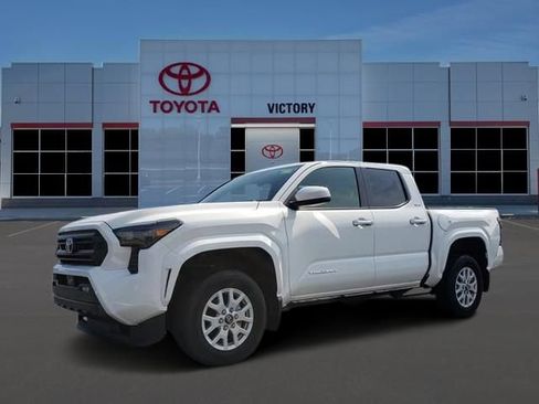 Used 2025 Toyota Tacoma SR5 AWD/4WD image 1