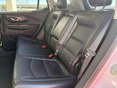 Used 2024 GMC Terrain SLT image 6