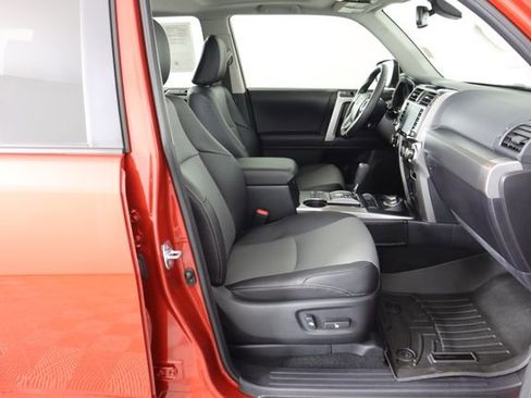 Used 2022 Toyota 4Runner SR5 Premium image 60