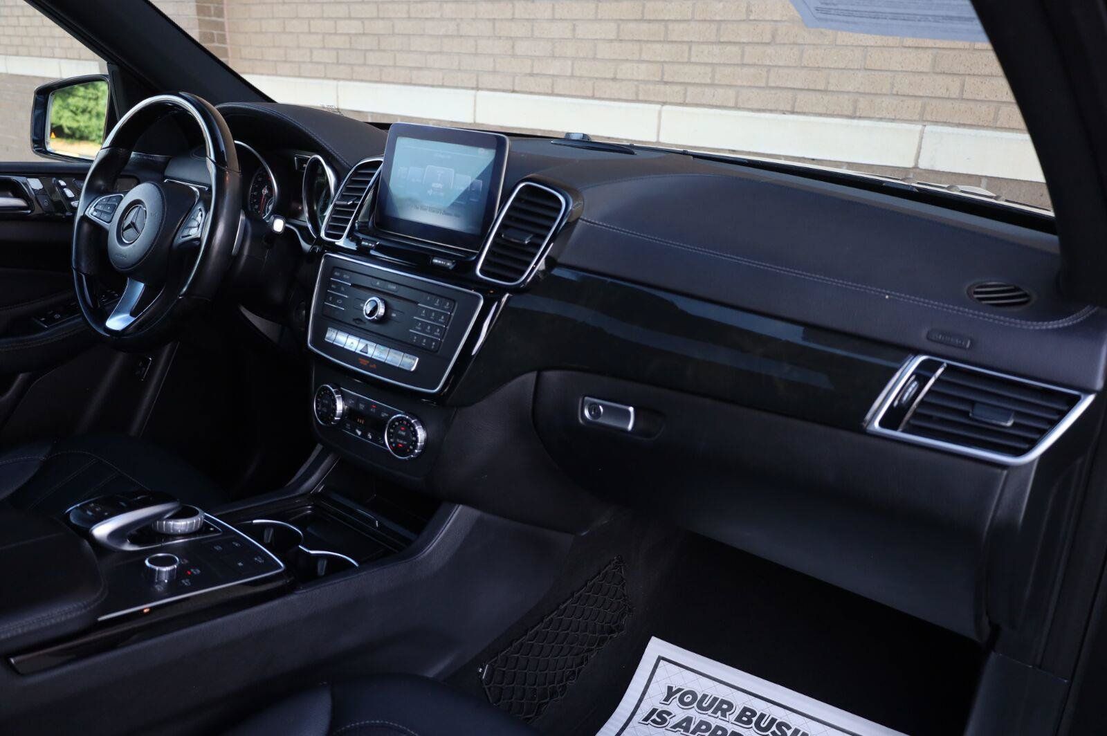 Used 2017 Mercedes-Benz GLS 450 4MATIC image 28