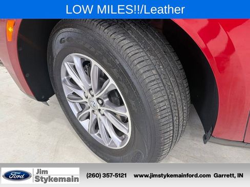 Used 2023 Buick Enclave Essence FWD image 3