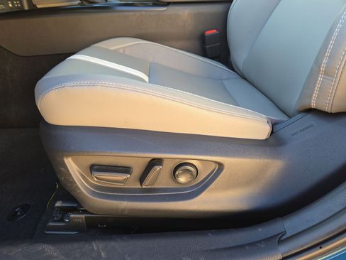 Used 2025 Toyota Camry SE image 17