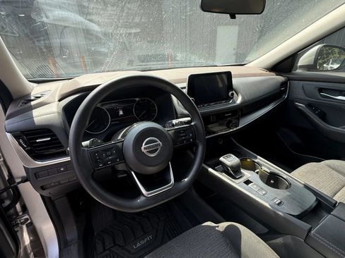 Used 2021 Nissan Rogue SV FWD image 7
