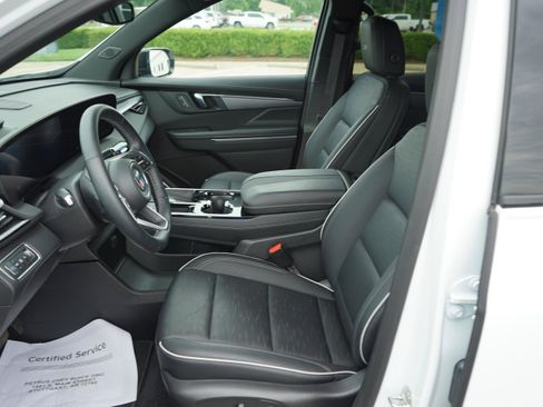 Used 2025 Buick Enclave Sport Touring FWD image 9