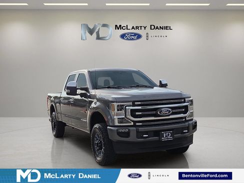 Used 2022 Ford F250 Platinum w/ FX4 Off-Road Package AWD/4WD image 1