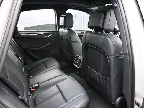 Certified 2023 Porsche Macan Turbo AWD/4WD image 27