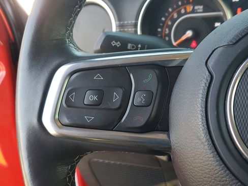 Used 2019 Jeep Wrangler Unlimited Sahara image 22