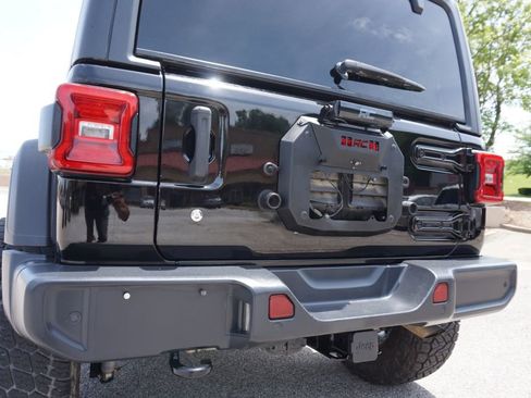 Used 2018 Jeep Wrangler Unlimited Sport S image 9