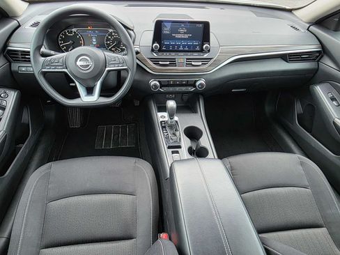 Used 2025 Nissan Altima 2.5 SV AWD/4WD image 18