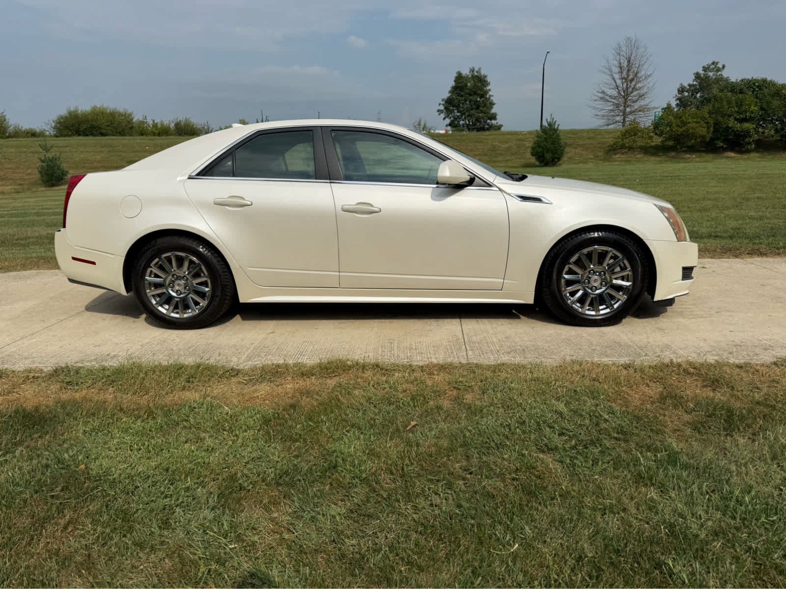 Used 2012 Cadillac CTS Luxury AWD/4WD image 6