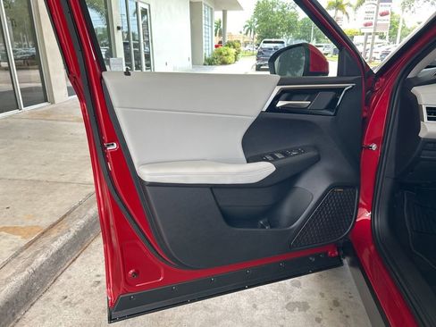 New 2025 Mitsubishi Outlander SE image 37