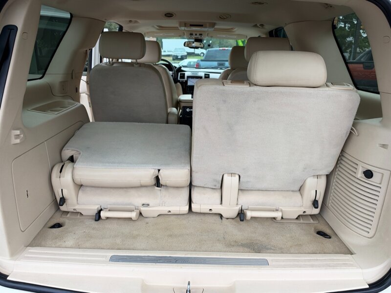 Used 2007 Cadillac Escalade AWD w/ Information Package image 11