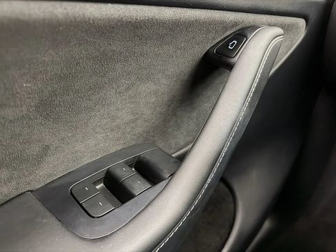 Used 2024 Tesla Model Y Long Range AWD/4WD image 12