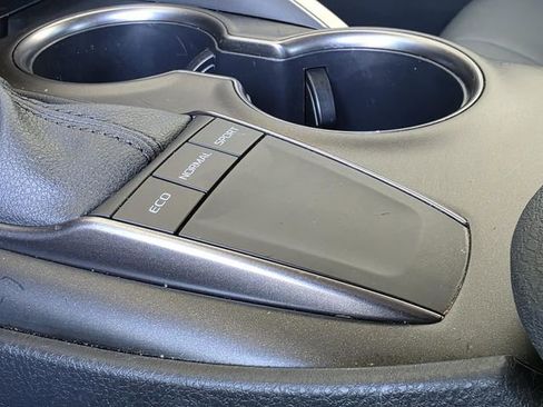 Used 2024 Toyota Camry SE image 20