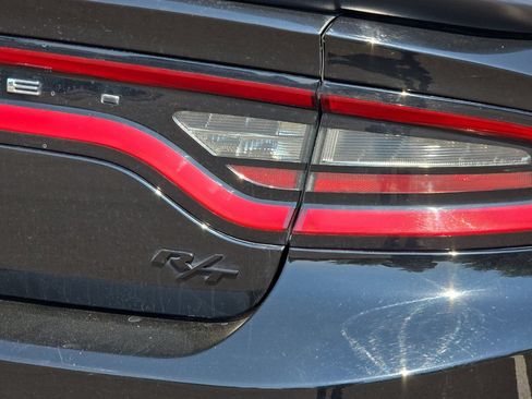 Used 2017 Dodge Charger R/T w/ Blacktop Package RWD image 25