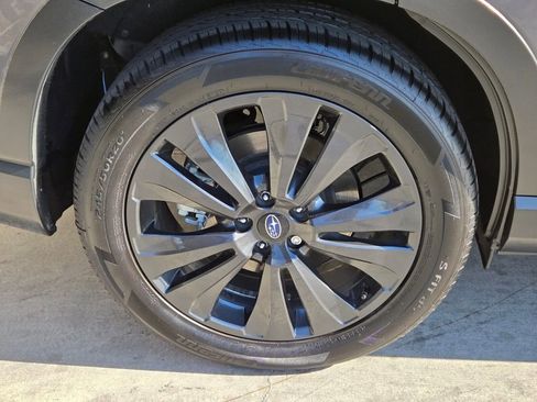 Used 2022 Subaru Ascent Onyx Edition image 9