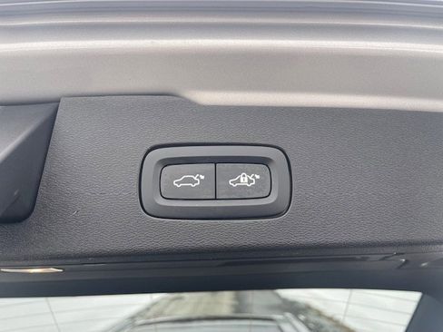 Used 2025 Volvo V60 B5 Cross Country Plus image 10