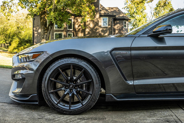 Used 2018 Ford Mustang Shelby GT350 w/ Convenience Package RWD image 3