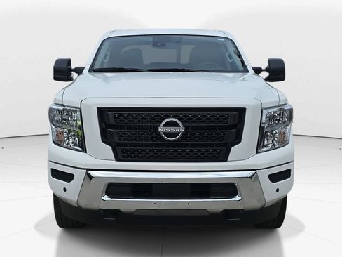 Used 2024 Nissan Titan SV w/ SV Convenience Package image 11