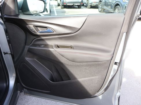 Used 2023 Chevrolet Equinox RS image 9