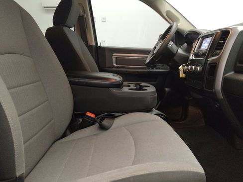 Used 2022 RAM 1500 Classic SLT RWD image 21