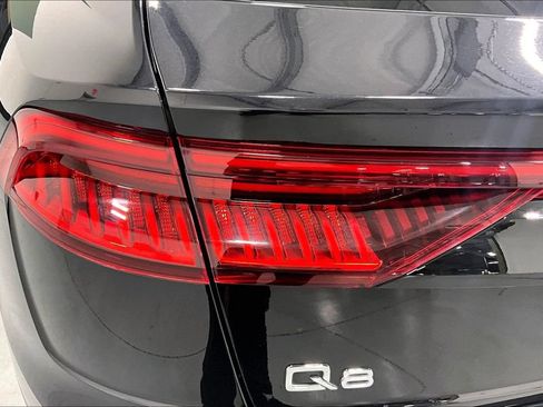 Used 2019 Audi Q8 Prestige AWD/4WD image 31