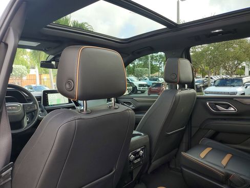 Used 2022 GMC Yukon XL AT4 image 14