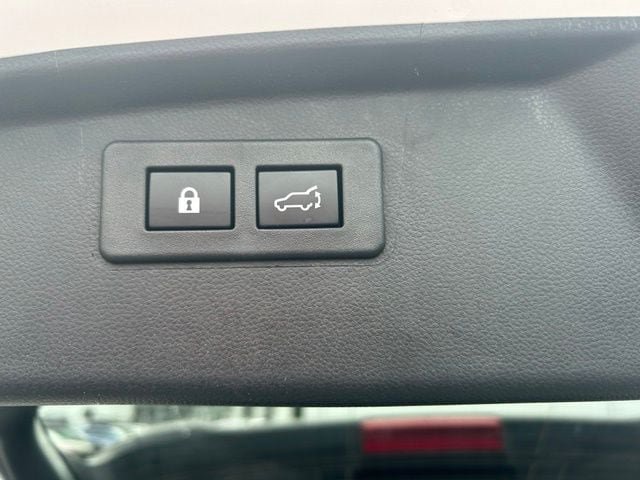 Used 2025 Subaru Outback Limited AWD/4WD image 11