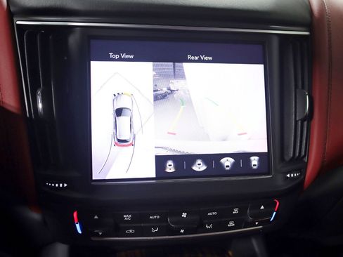 Used 2022 Maserati Levante GT image 19