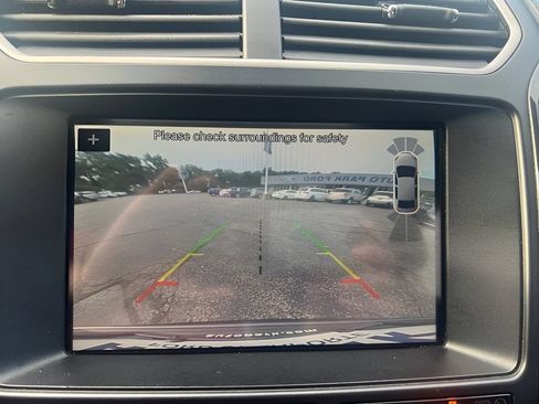 Used 2018 Ford Explorer XLT w/ Equipment Group 202A AWD/4WD image 20