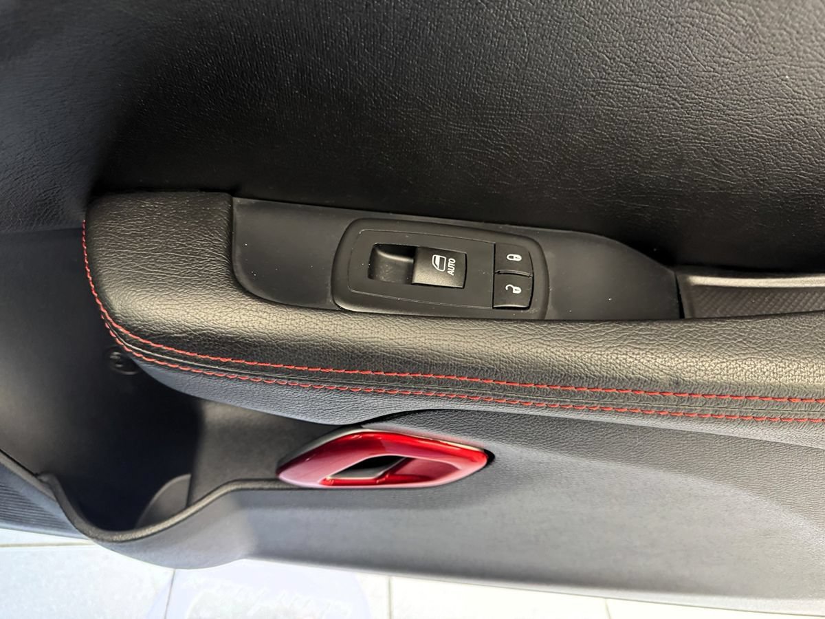 Used 2016 Dodge Challenger R/T Scat Pack RWD image 19