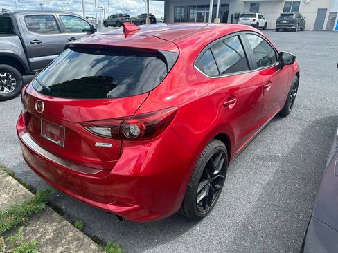 Used 2018 MAZDA MAZDA3 Grand Touring w/ Premium Equipment Package FWD image 4