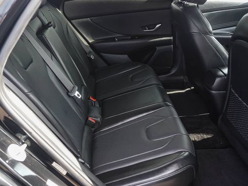 Used 2023 Hyundai Elantra Limited FWD image 14