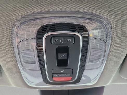 Used 2025 Hyundai Elantra SEL image 29