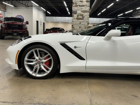 Used 2015 Chevrolet Corvette STINGRAY 2LT w/ 2LT Preferred Equipment Group image 5