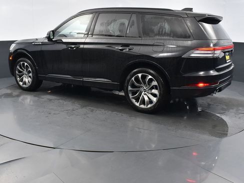 Used 2025 Lincoln Aviator AWD w/ Jet Appearance Package image 2