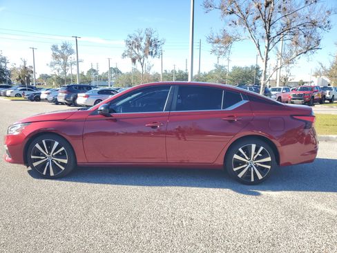 Certified 2021 Nissan Altima 2.5 SR image 8