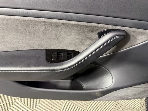 Used 2018 Tesla Model 3 Long Range image 19