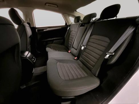 Used 2020 Ford Fusion SE FWD image 25