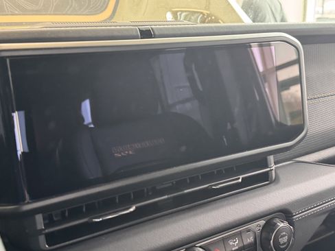 New 2025 Jeep Wrangler Unlimited Rubicon 392 image 22