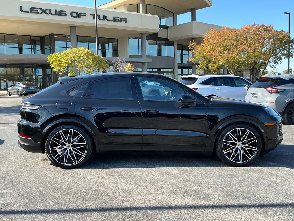 Used 2026 Porsche Cayenne Coupe AWD/4WD image 2