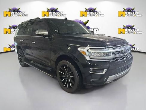 Used 2024 Ford Expedition Platinum AWD/4WD image 3