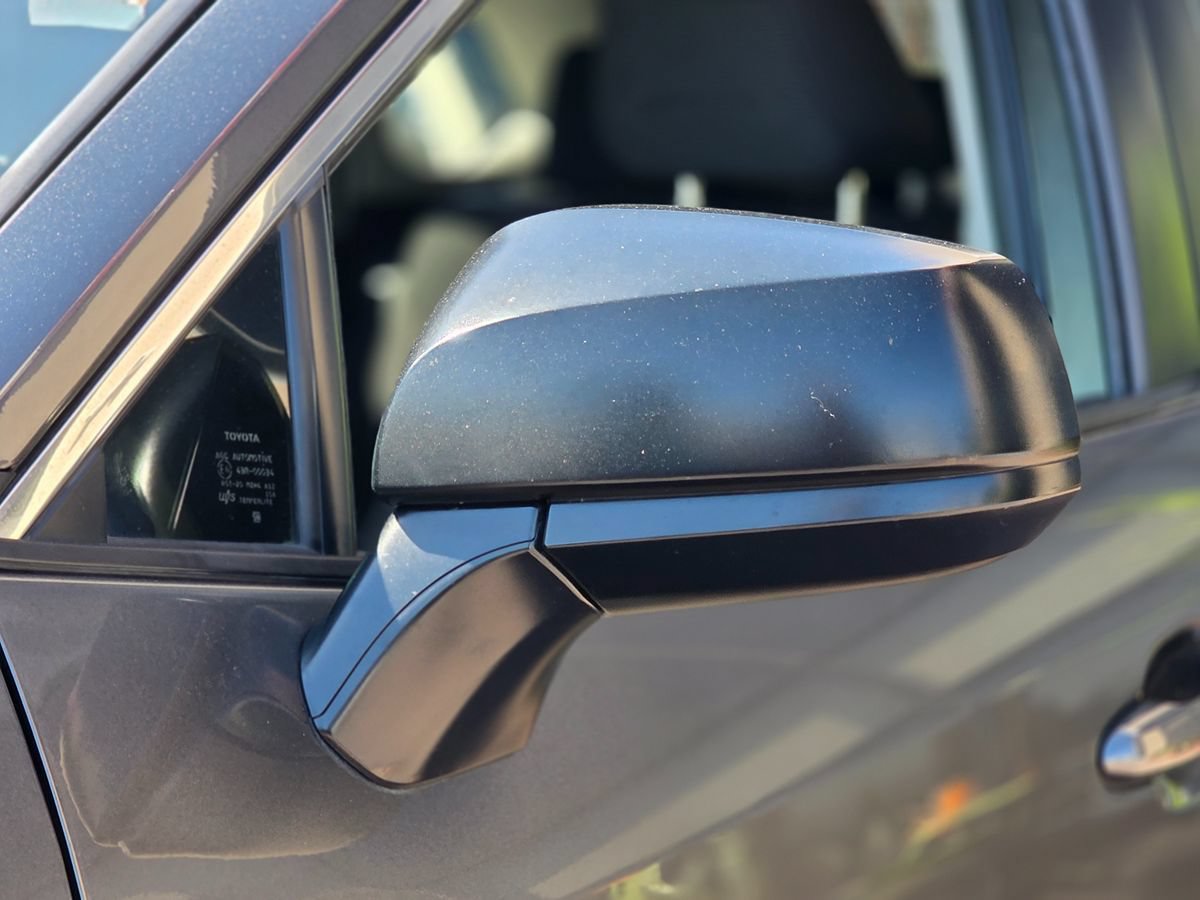 Used 2019 Toyota RAV4 LE w/ Carpet Mat Package FWD image 9