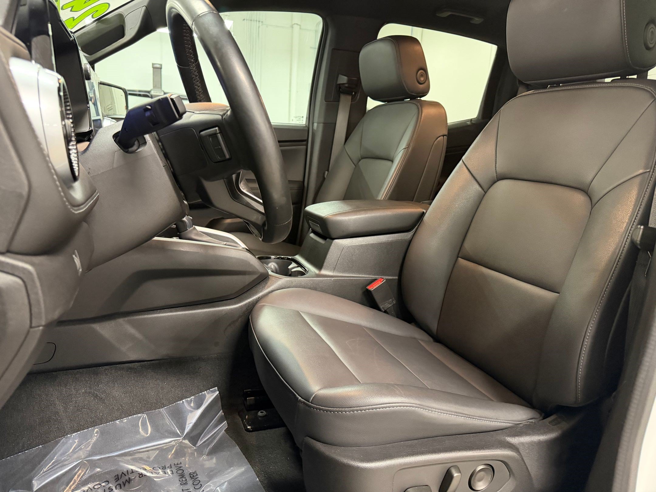 Used 2024 Chevrolet Colorado LT w/ LT Convenience Package III RWD image 5