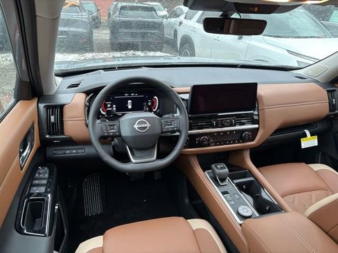 New 2026 Nissan Pathfinder Platinum image 4