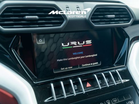 Used 2022 Lamborghini Urus AWD/4WD image 16