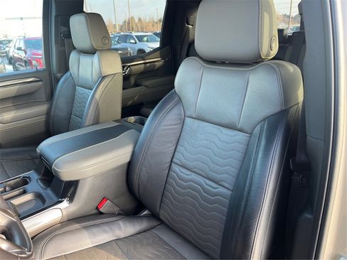 Certified 2023 Chevrolet Silverado 1500 ZR2 w/ Technology Package image 40