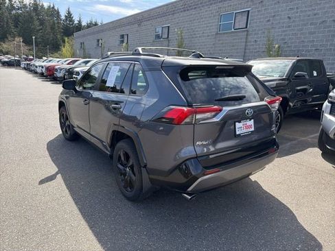 Used 2021 Toyota RAV4 XSE image 3